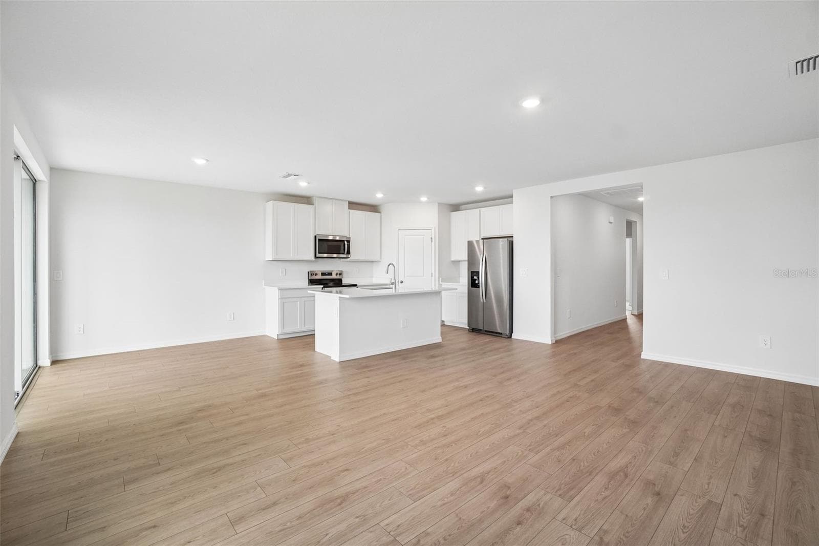 Single Family Residence at 13696 UMBER FOREST ST, HUDSON, photo 8 of 39