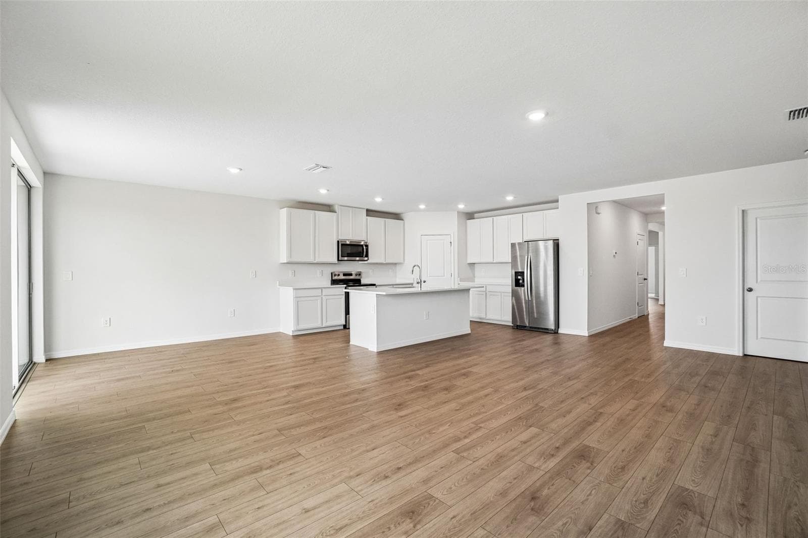 Single Family Residence at 13684 UMBER FOREST ST, HUDSON, photo 9 of 47