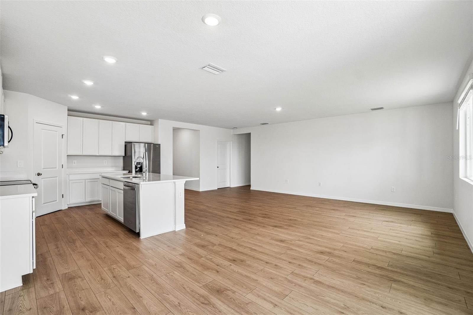 Single Family Residence at 13684 UMBER FOREST ST, HUDSON, photo 13 of 47