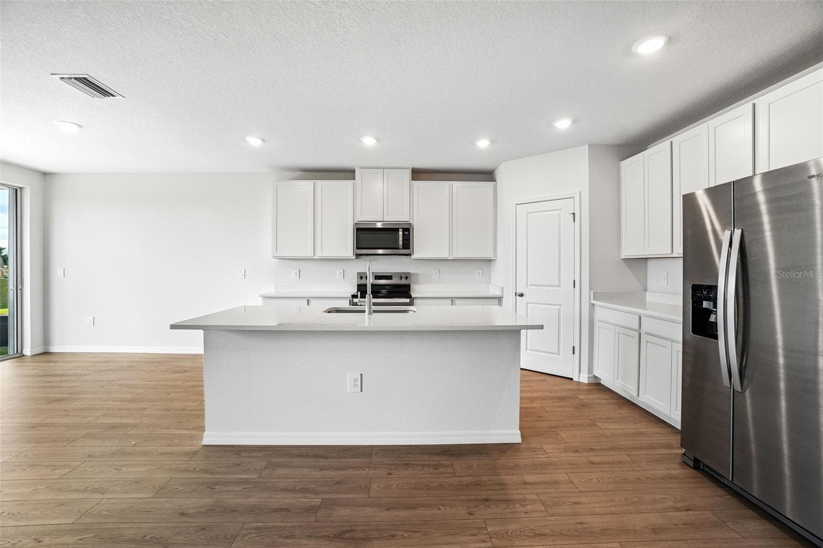 Single Family Residence at 13684 UMBER FOREST ST, HUDSON, photo 15 of 47