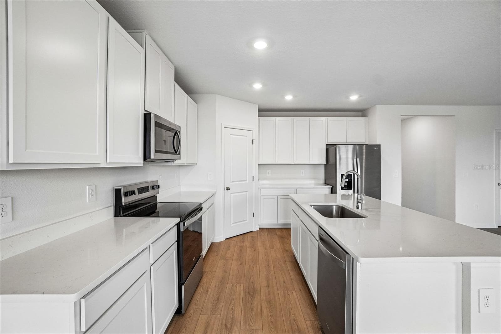 Single Family Residence at 13684 UMBER FOREST ST, HUDSON, photo 18 of 47