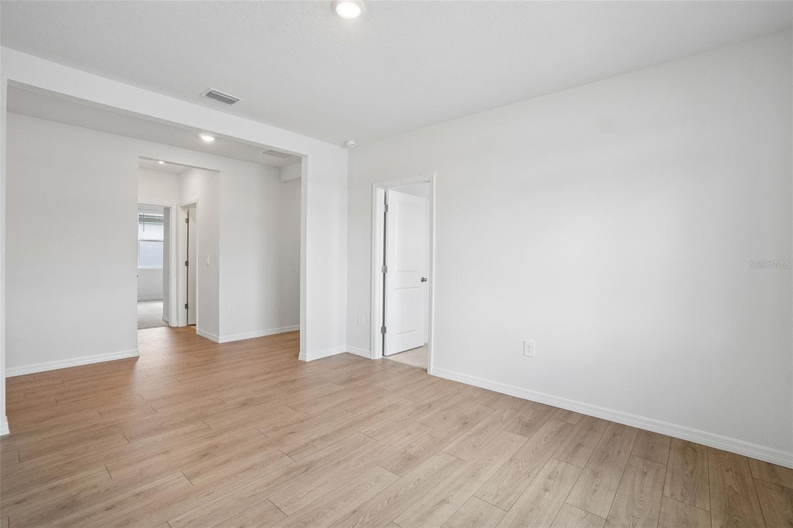 Single Family Residence at 13684 UMBER FOREST ST, HUDSON, photo 28 of 47