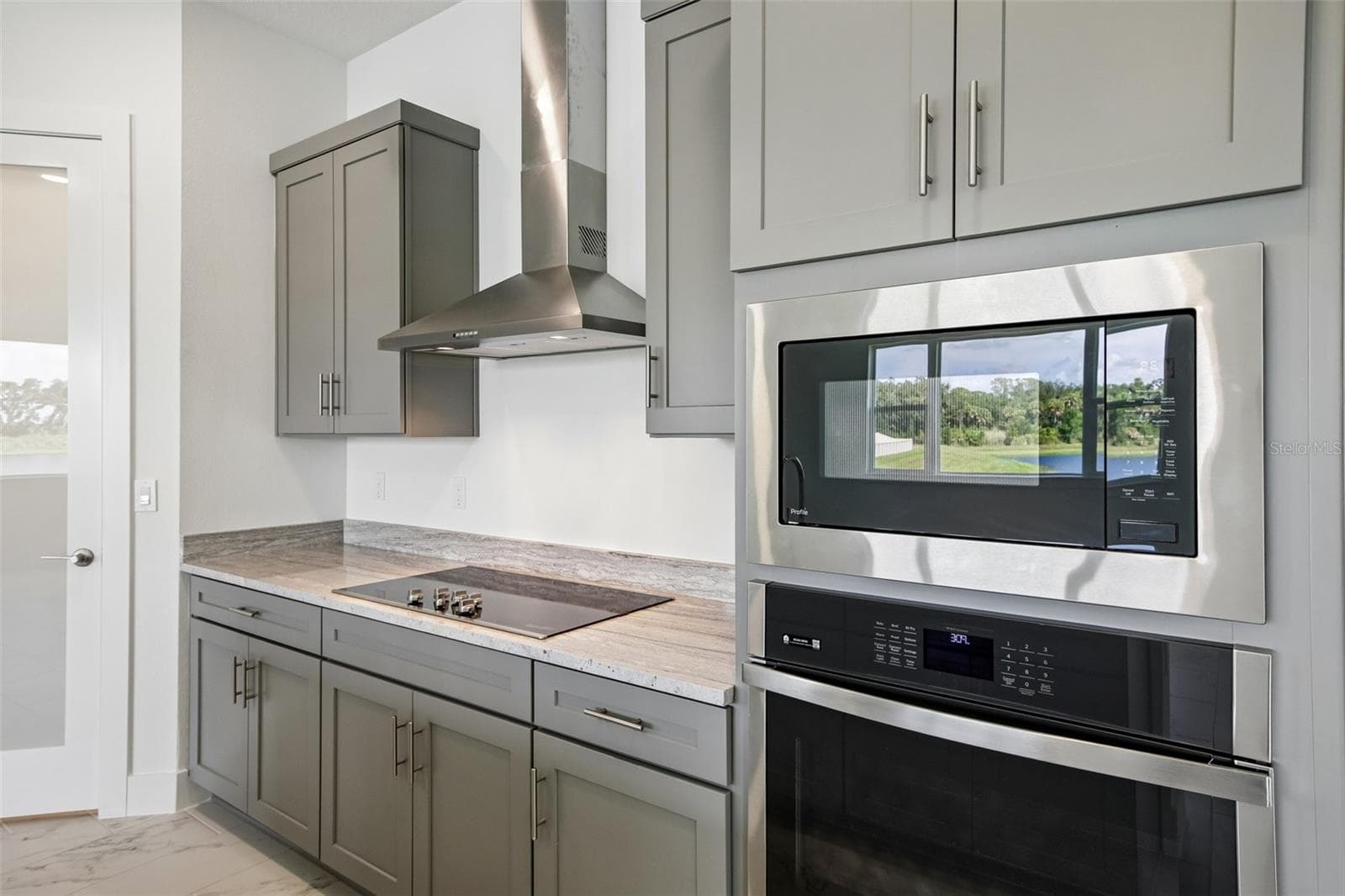 Single Family Residence at 8255 GOLDEN BEACH CT, PARRISH, photo 13 of 39