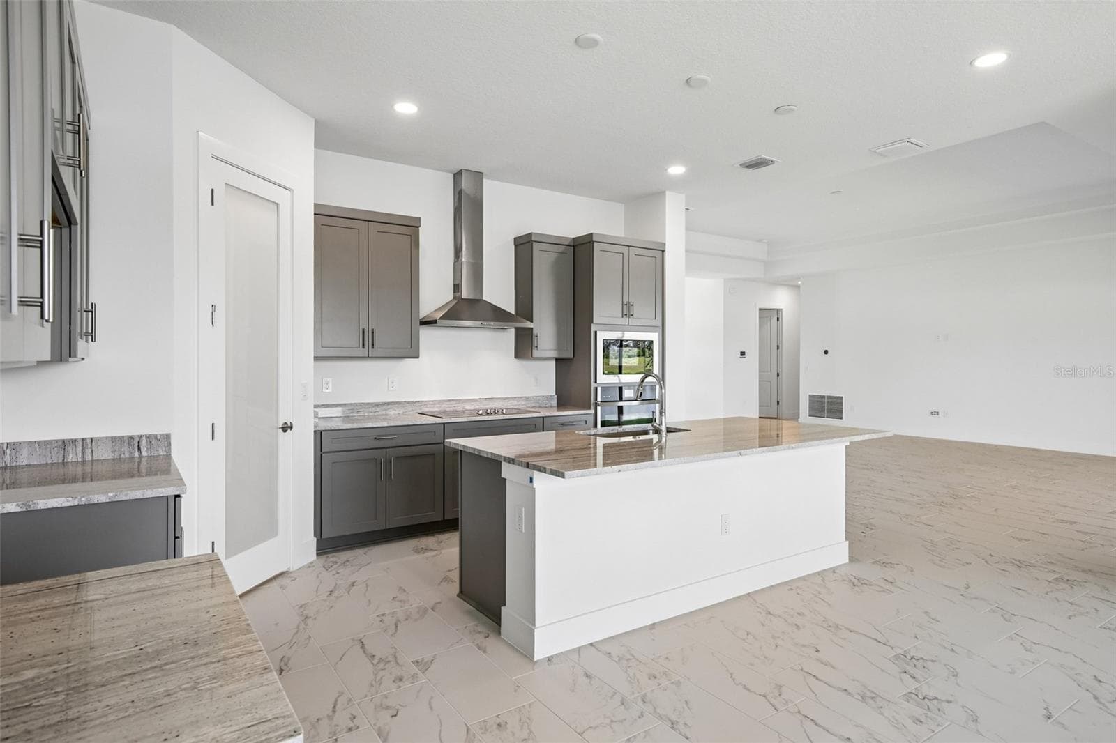 Single Family Residence at 8255 GOLDEN BEACH CT, PARRISH, photo 16 of 39