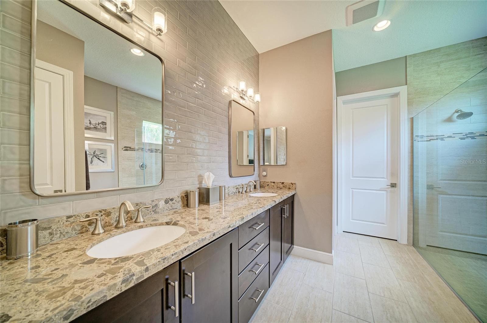 Single Family Residence at 10121 MARBELLA DR, BRADENTON, photo 37 of 99