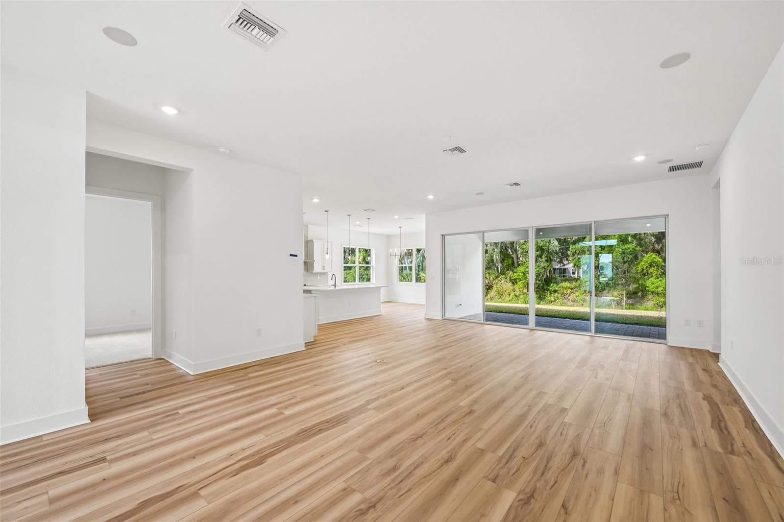 Single Family Residence at 12231 WHITE BLOSSOM CT, PARRISH, photo 2 of 41