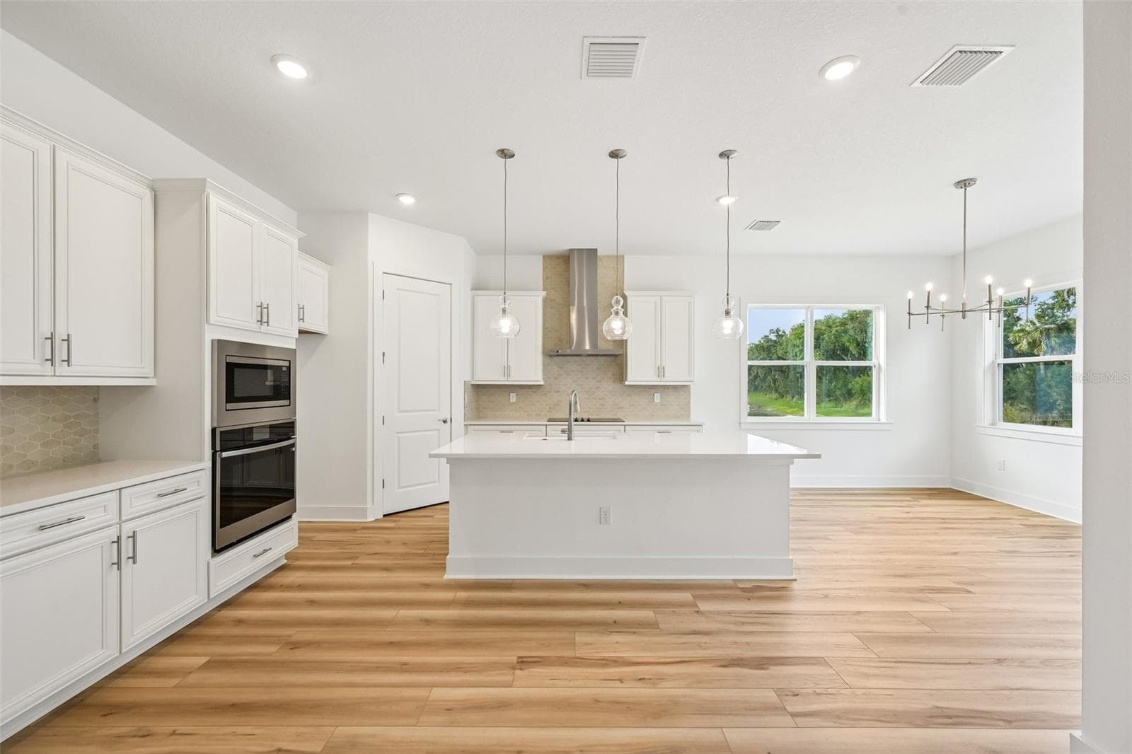 Single Family Residence at 12231 WHITE BLOSSOM CT, PARRISH, photo 8 of 41
