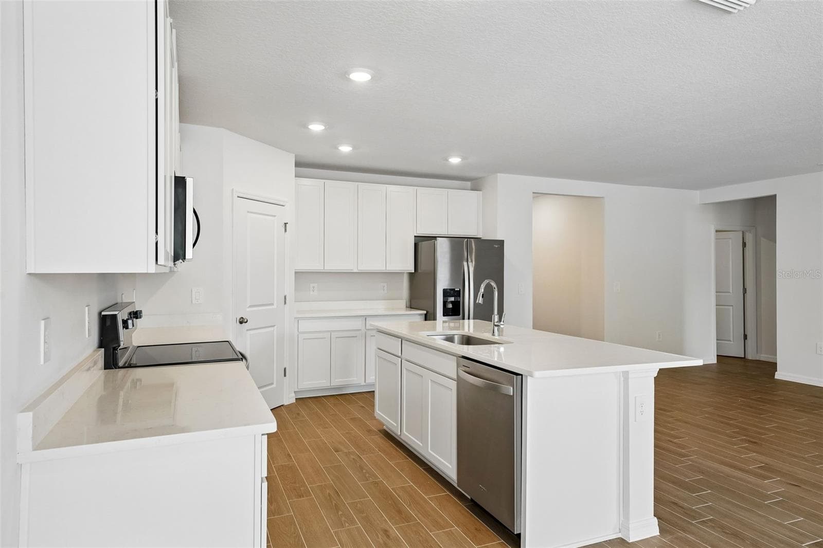 Single Family Residence at 13755 UMBER FOREST ST, HUDSON, photo 15 of 50
