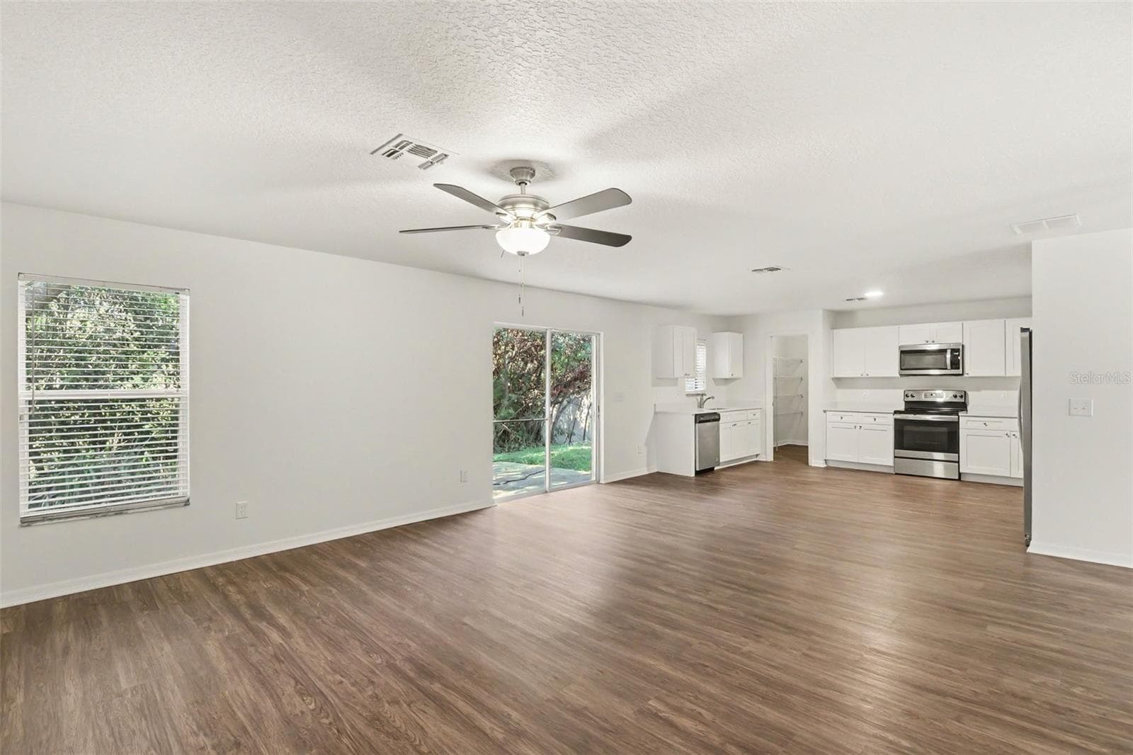 Single Family Residence at 1544 ALGONKIN LOOP, ORLANDO, photo 8 of 29