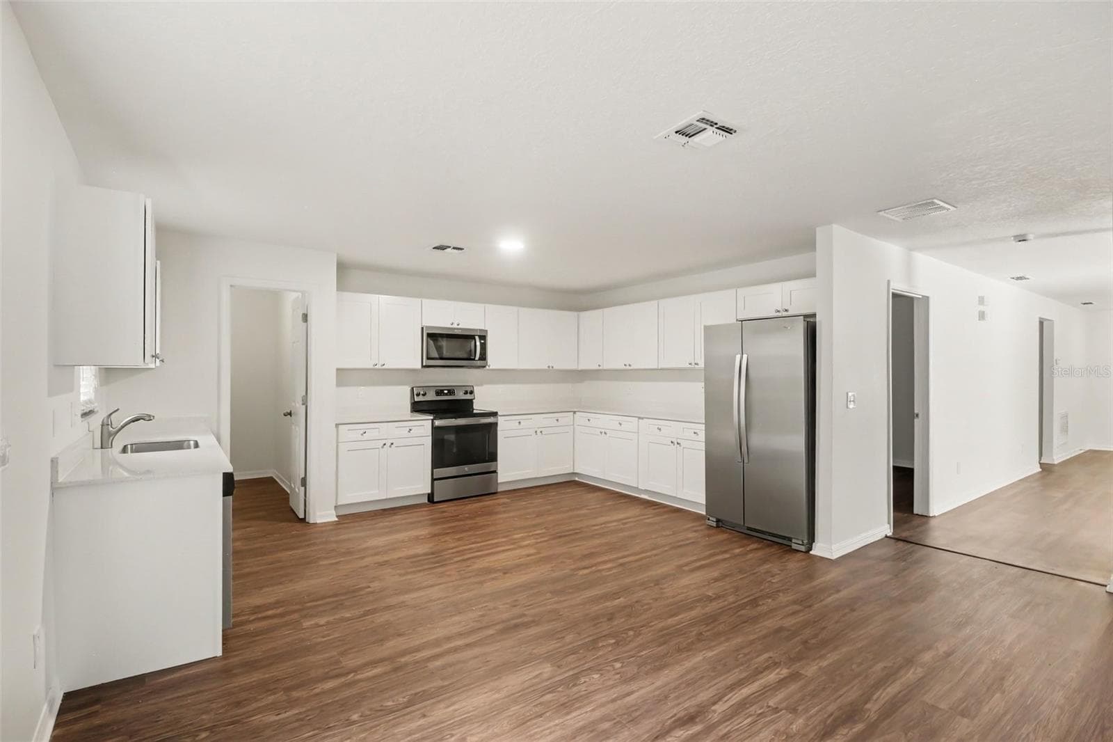 Single Family Residence at 1544 ALGONKIN LOOP, ORLANDO, photo 10 of 29