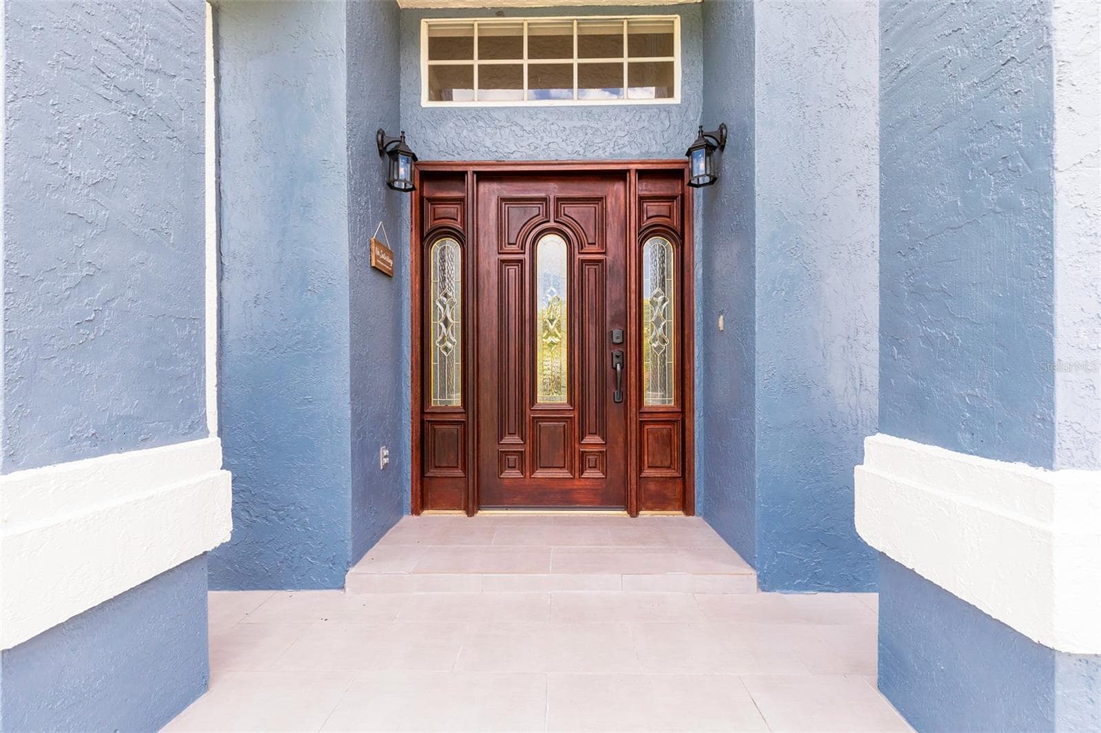 1153 OAK TREE CIR