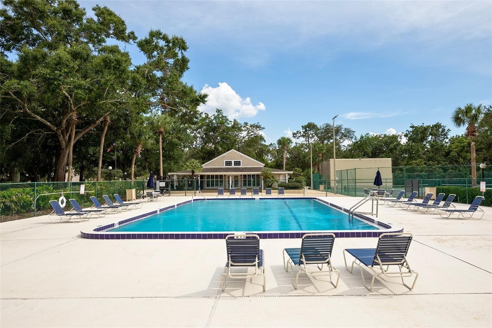 Lots of room for a big pool party - 1153 OAK TREE CIR, ALTAMONTE SPRINGS