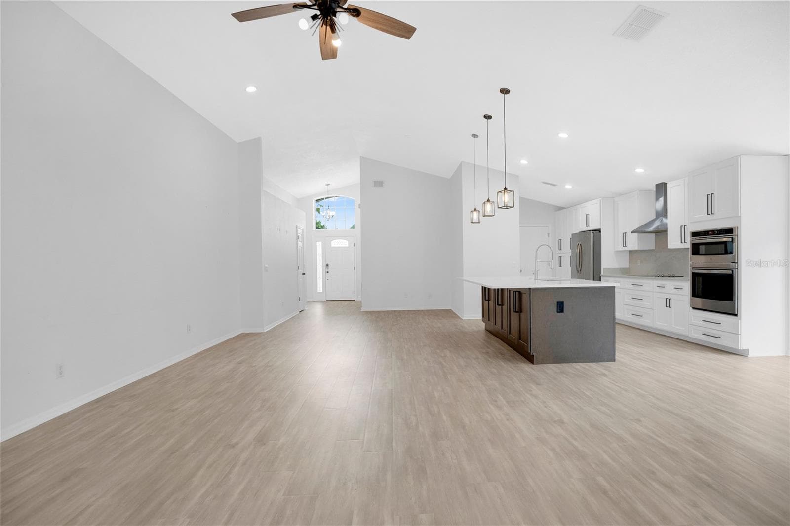 Single Family Residence at 14170 SUNRIVER AVE, ORLANDO, photo 6 of 49