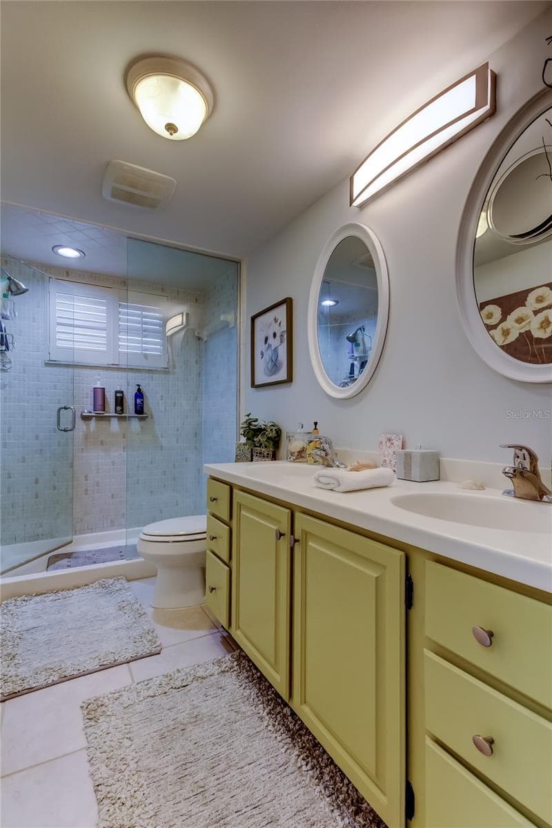 Condominium at 5200 BRITTANY DR S #204, ST PETERSBURG, photo 43 of 70