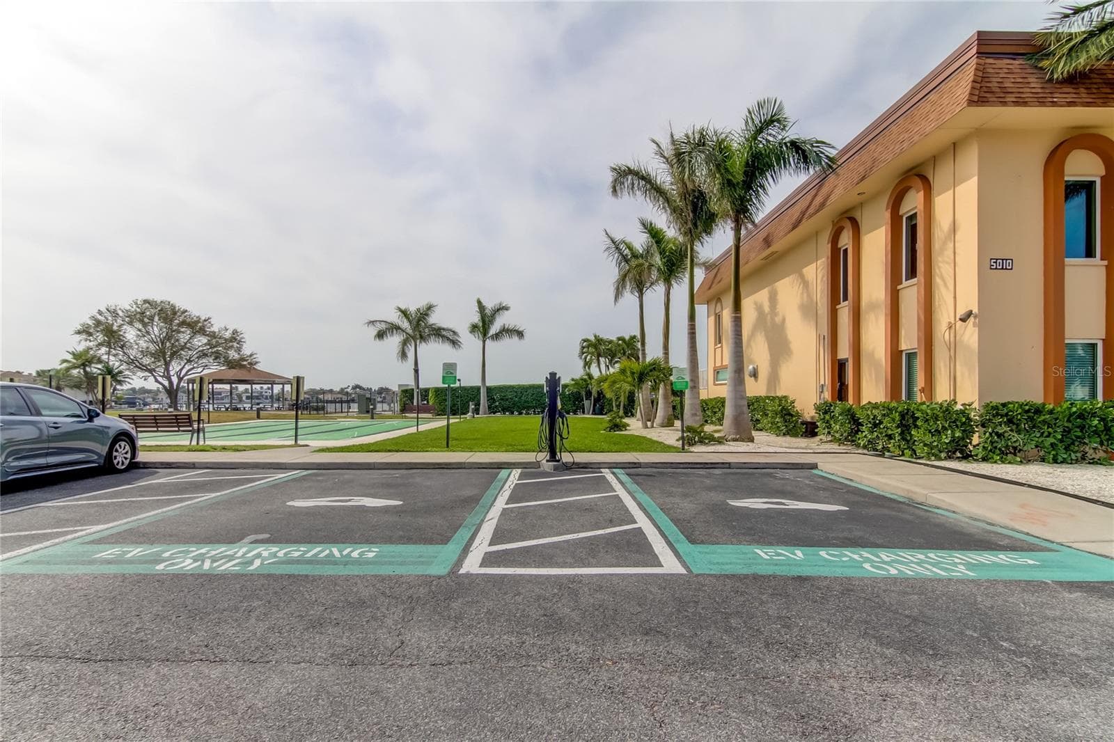 Condominium at 5200 BRITTANY DR S #204, ST PETERSBURG, photo 63 of 70