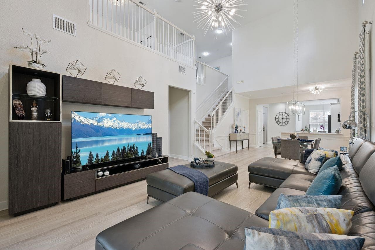 SPACIOUS LIVING ROOM - 6349 MIRAMONTE DR #101, ORLANDO