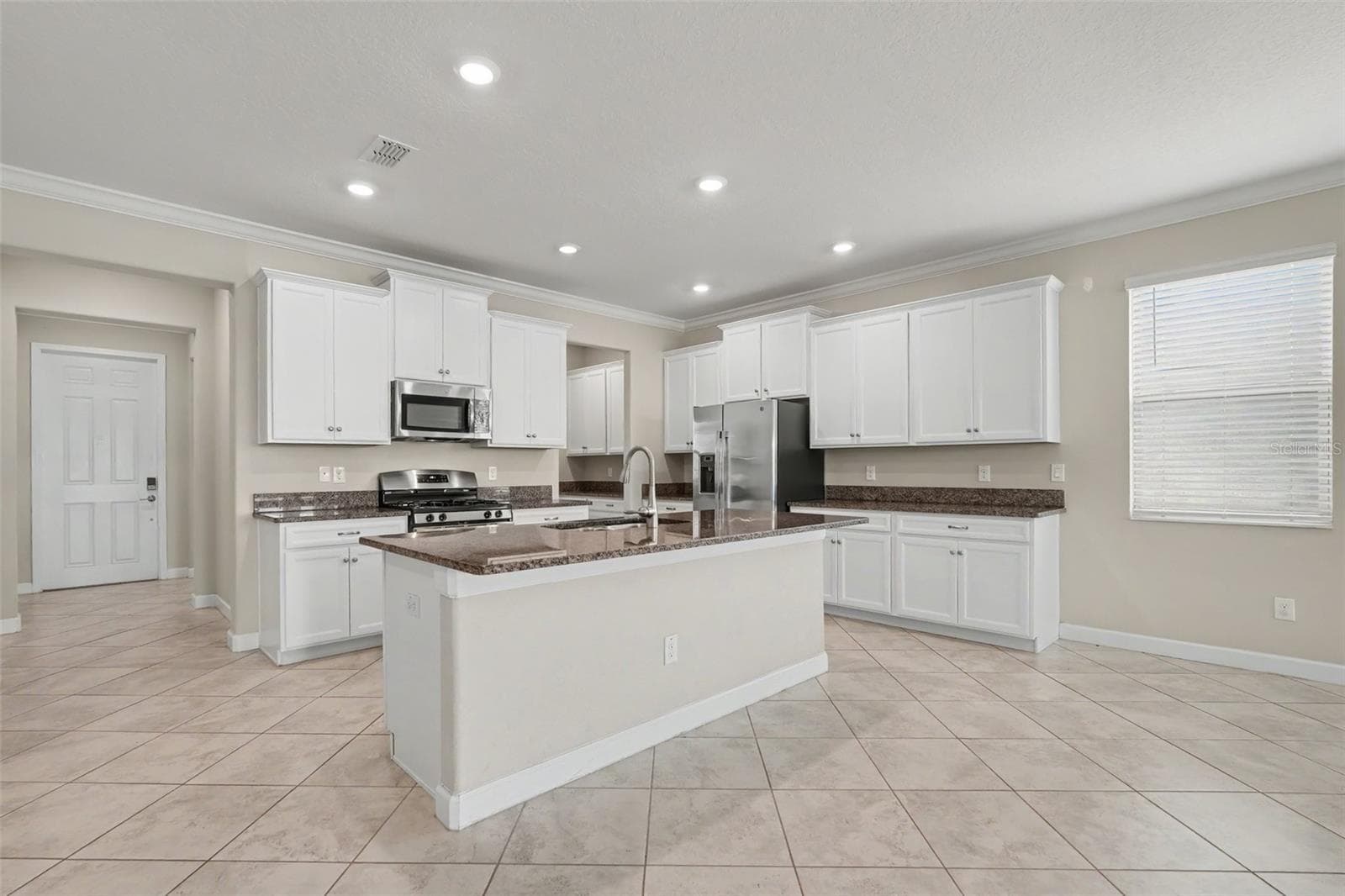 Single Family Residence at 9173 SHADYSIDE LN, LAND O LAKES, photo 7 of 31