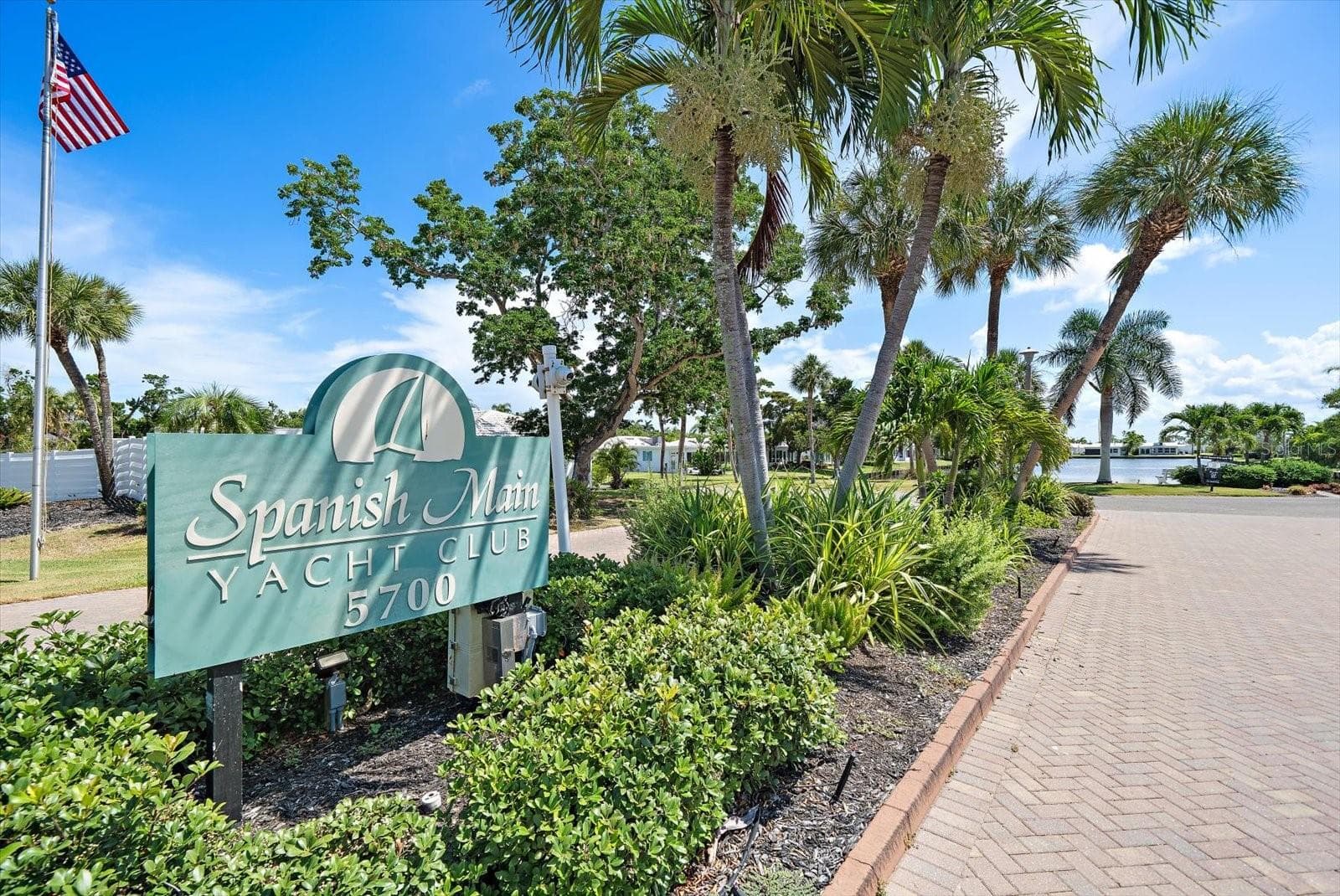 Spanish Main Yacht Club Community Sign - 578 SPANISH DR S, LONGBOAT KEY