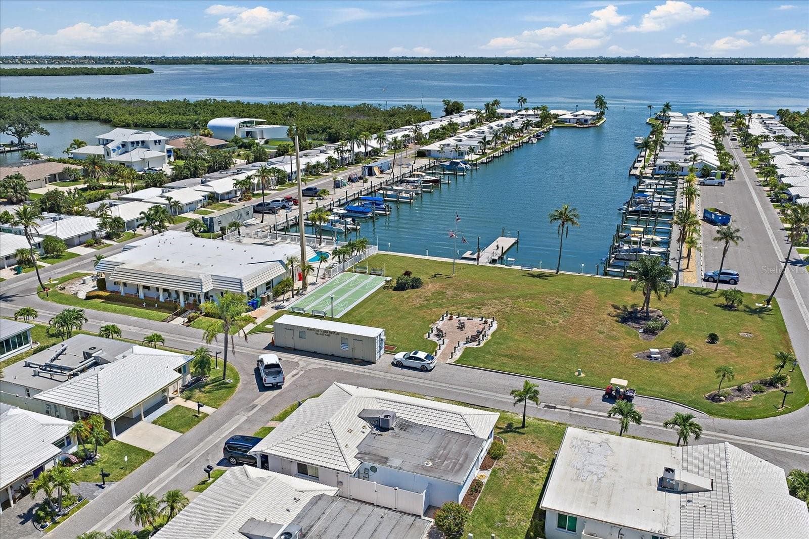Community boat slips with access into the Bay - 578 SPANISH DR S, LONGBOAT KEY