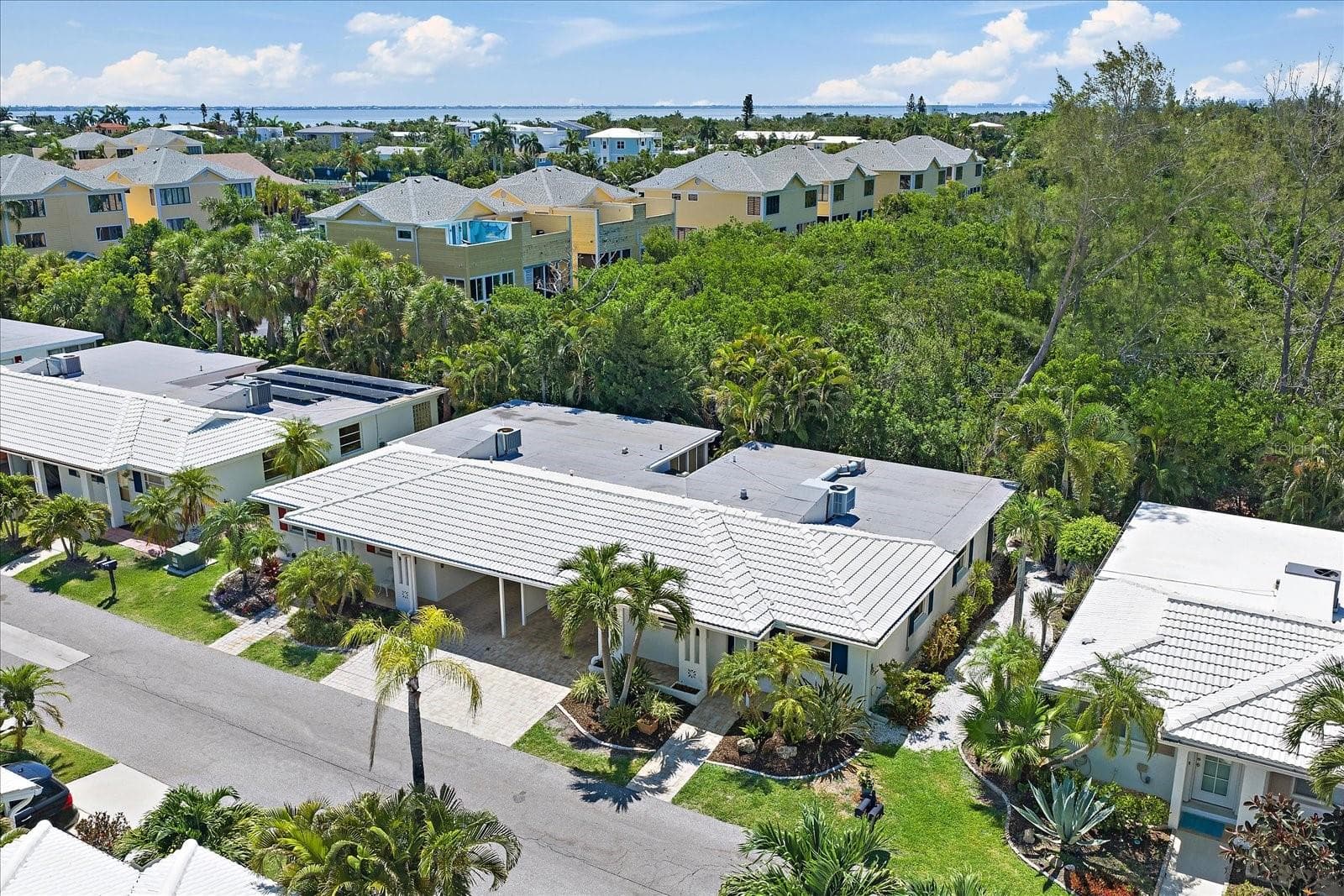 Aerial view of the villa with no neighbors behind you - 578 SPANISH DR S, LONGBOAT KEY