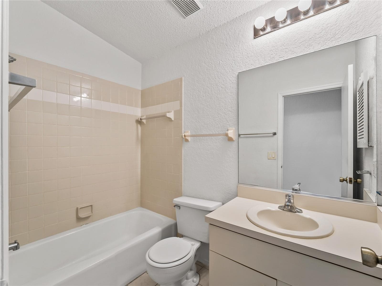 Condominium at 22441 WESTCHESTER BLVD #1500F, PUNTA GORDA, photo 17 of 37