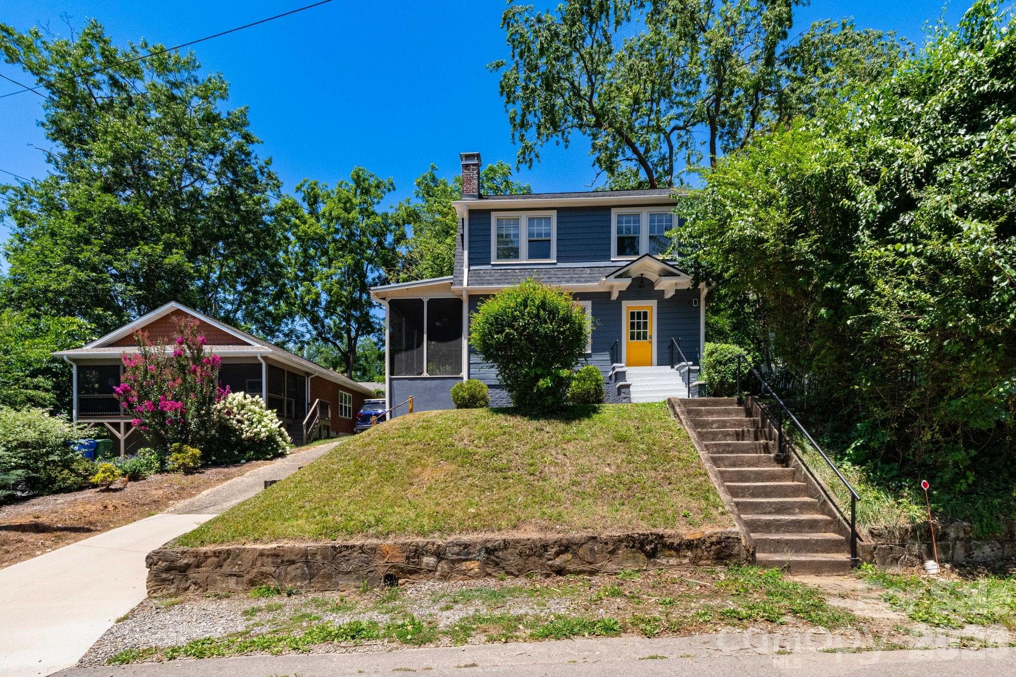 Single Family Residence at 164 Laurel Loop, Asheville, photo 2 of 25