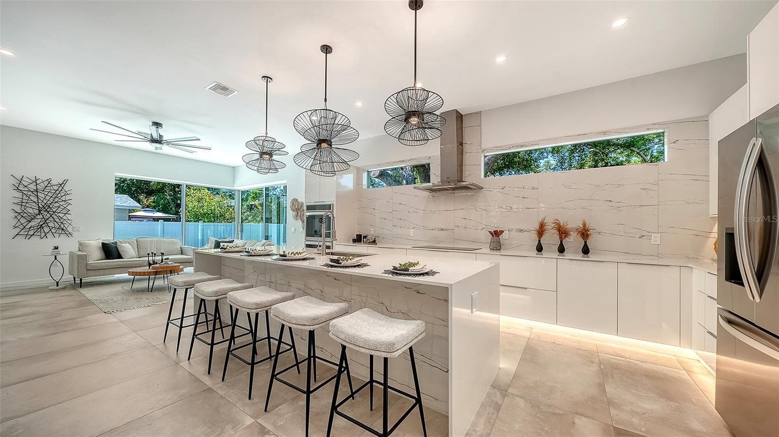 Single Family Residence at 2010 HYDE PARK CIR, SARASOTA, photo 6 of 29