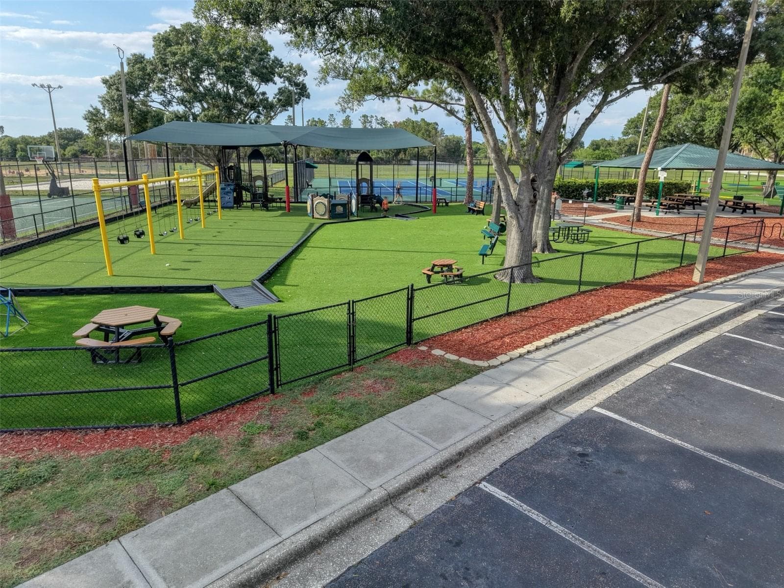 Amenities - 13222 PINE CREEK CIR, RIVERVIEW