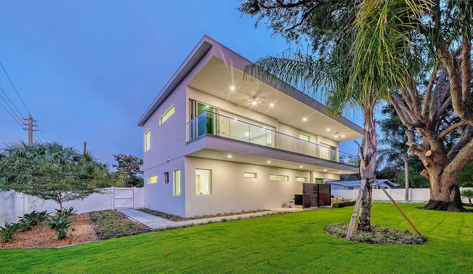 Single Family Residence at 2010 HYDE PARK CIR, SARASOTA, photo 24 of 29