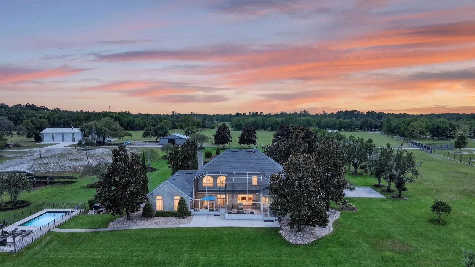 350 FOX HOLLOW FARMS RD
