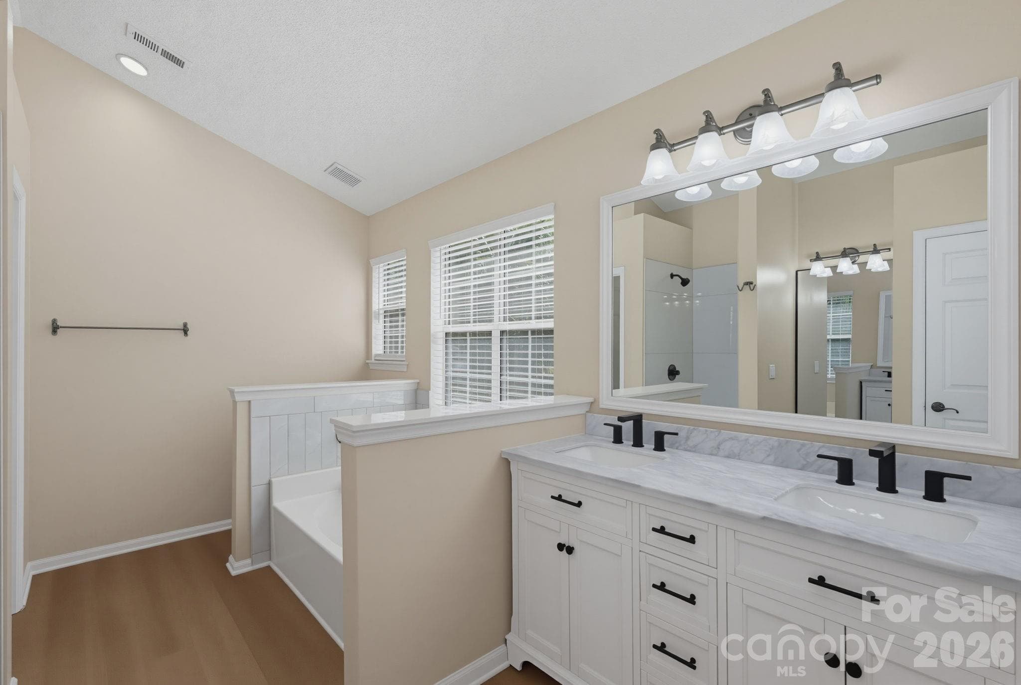 Single Family Residence at 6813 Neuhoff Lane, Charlotte, photo 19 of 30