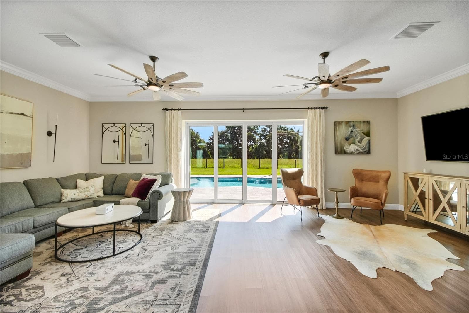 Living room - 10757 COUNTY ROAD 223, OXFORD