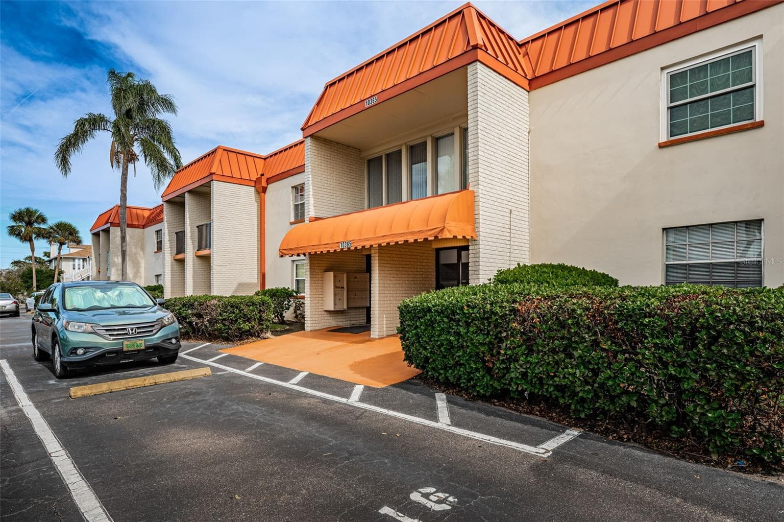 Condominium at 10365 PARADISE BLVD #16, TREASURE ISLAND, photo 2 of 46