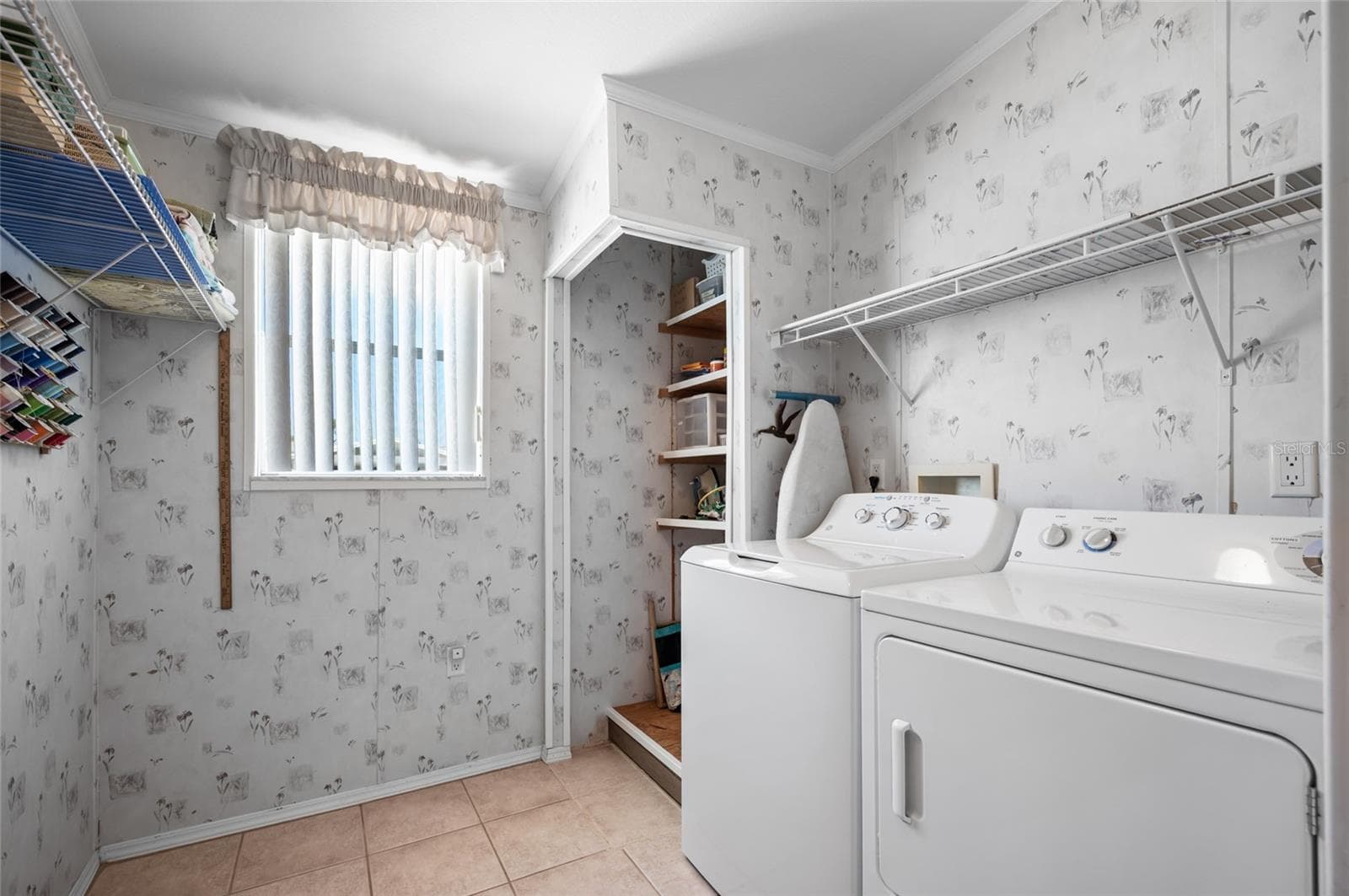 True utility room - 9177 PINEHAVEN WAY, ENGLEWOOD