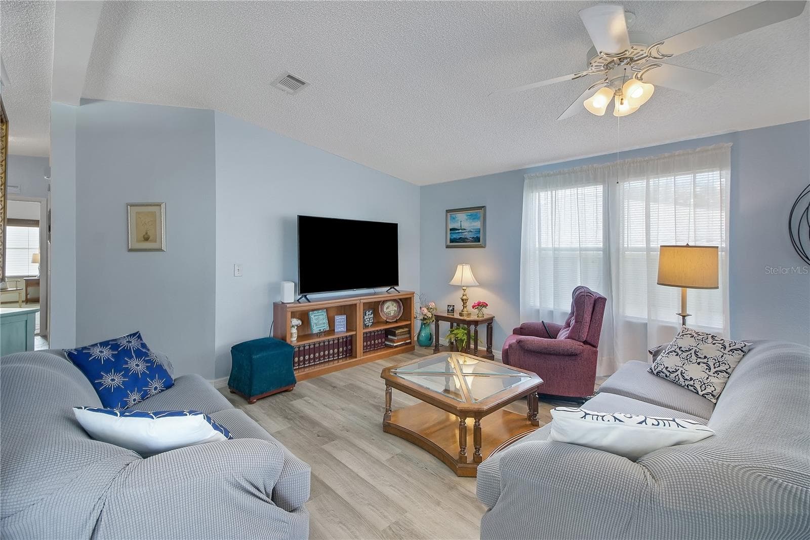 Manufactured Home at 1203 GRANADA CT, THE VILLAGES, photo 5 of 35