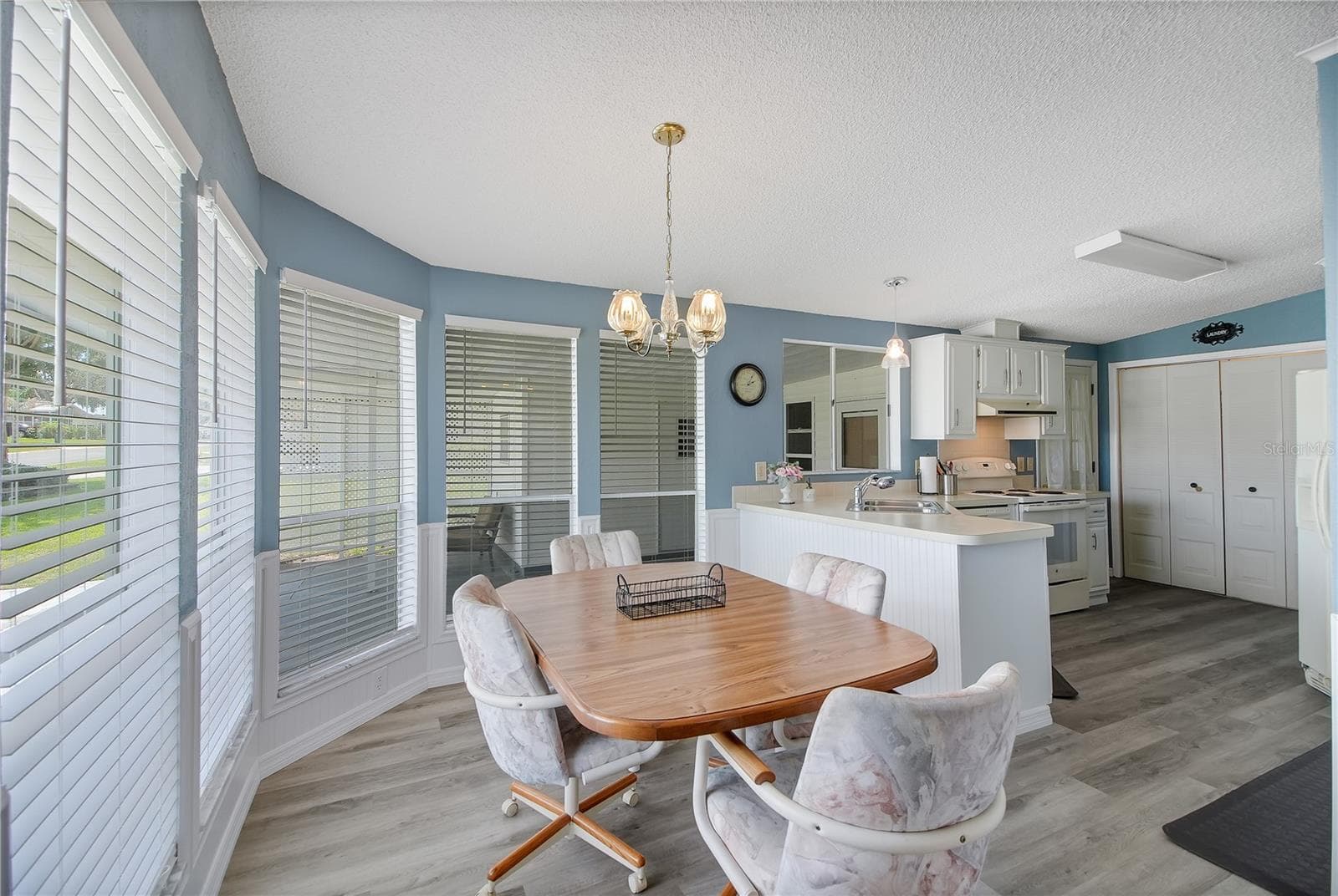 Manufactured Home at 1203 GRANADA CT, THE VILLAGES, photo 8 of 35