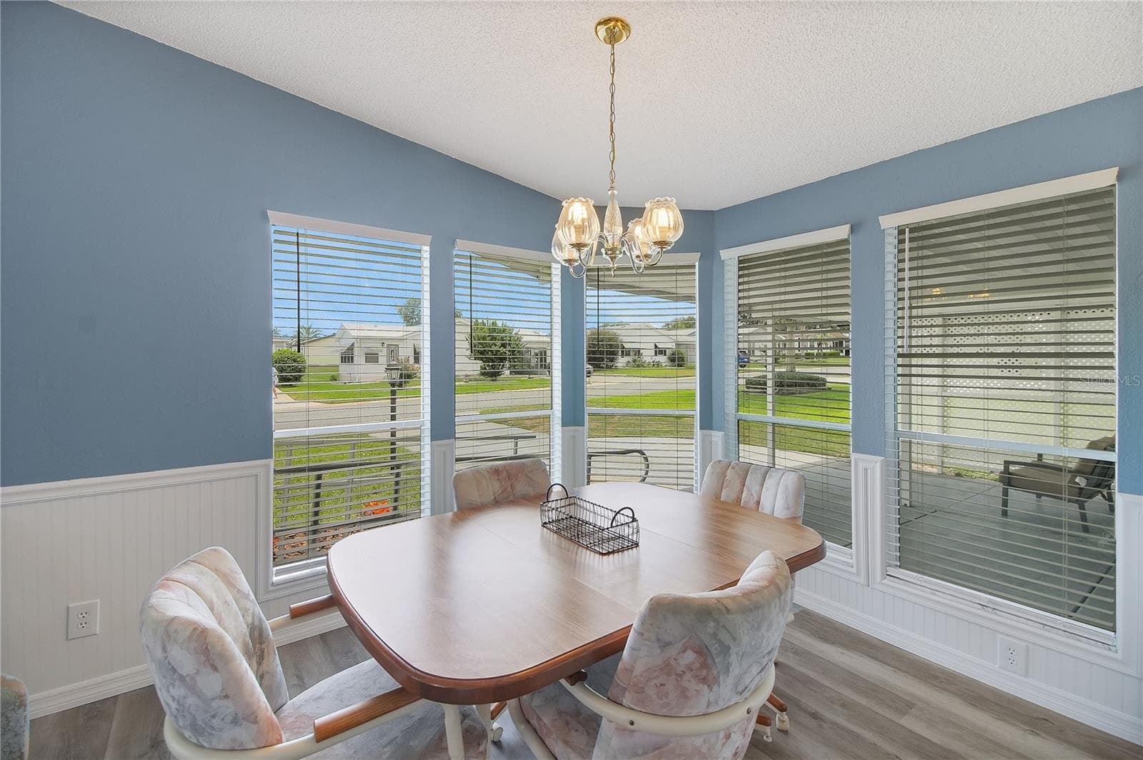 Manufactured Home at 1203 GRANADA CT, THE VILLAGES, photo 9 of 35