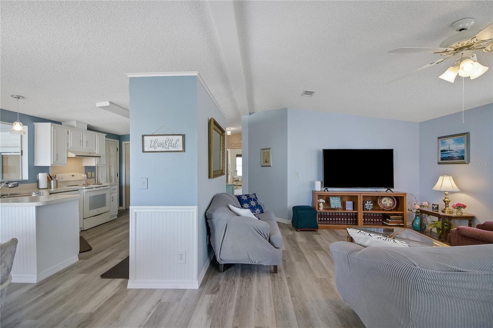 Manufactured Home at 1203 GRANADA CT, THE VILLAGES, photo 17 of 35