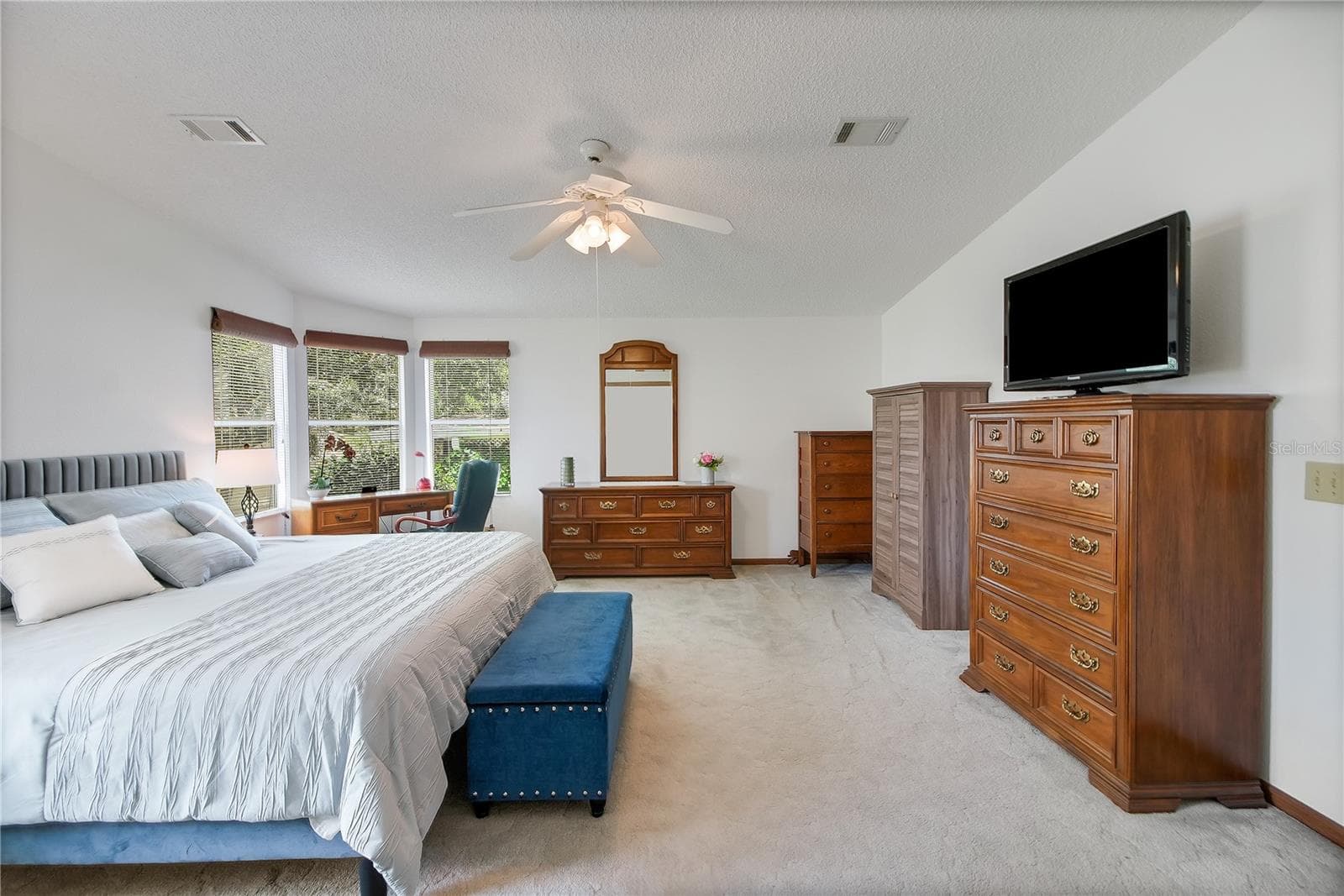 Manufactured Home at 1203 GRANADA CT, THE VILLAGES, photo 23 of 35