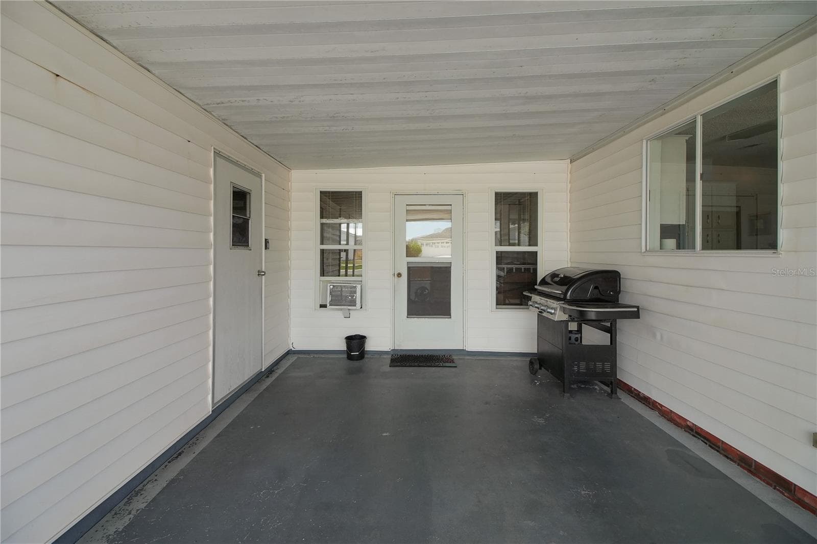 Manufactured Home at 1203 GRANADA CT, THE VILLAGES, photo 28 of 35