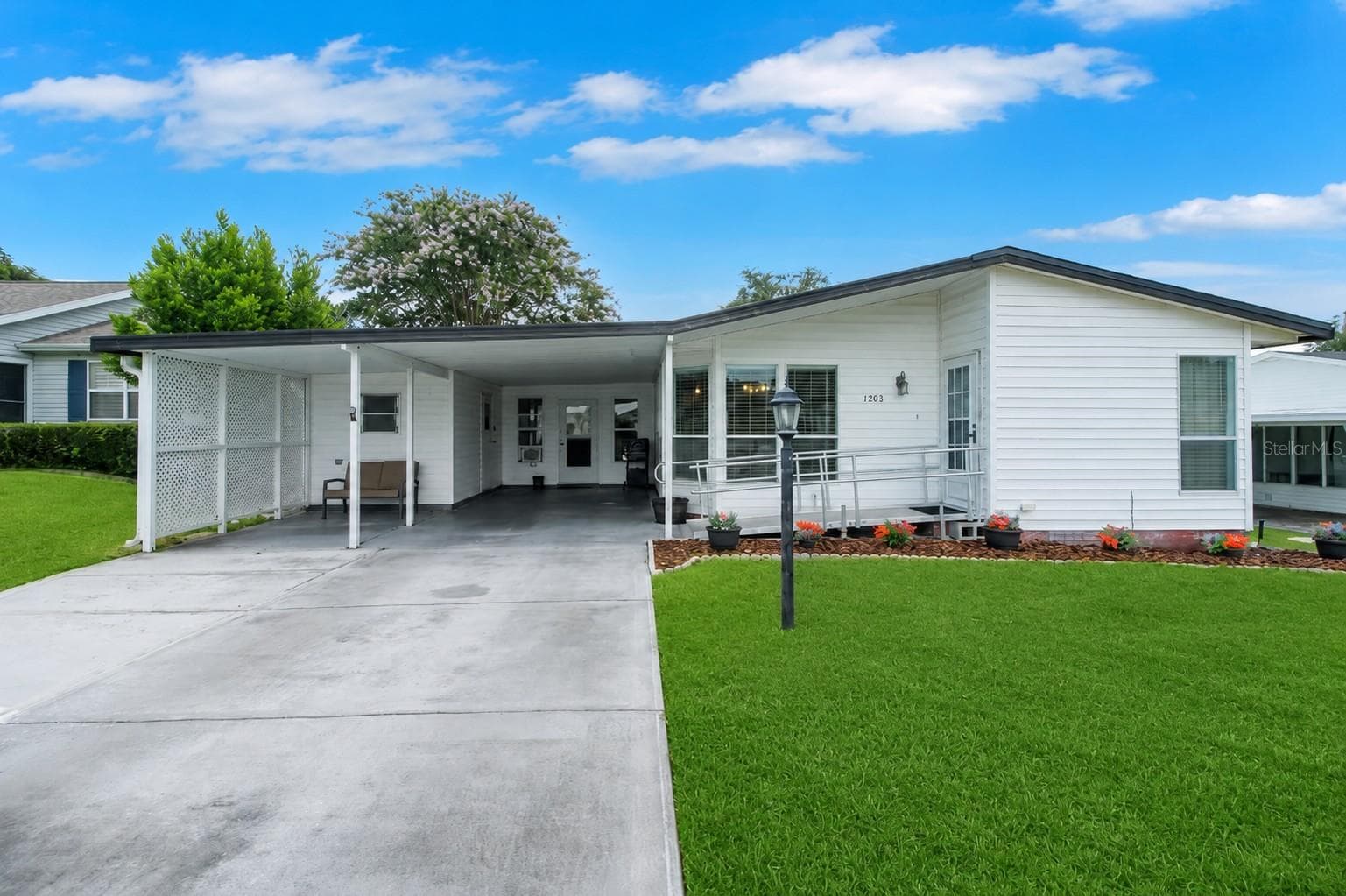 Manufactured Home at 1203 GRANADA CT, THE VILLAGES, photo 32 of 35