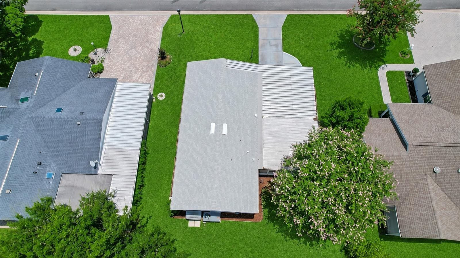 Manufactured Home at 1203 GRANADA CT, THE VILLAGES, photo 33 of 35