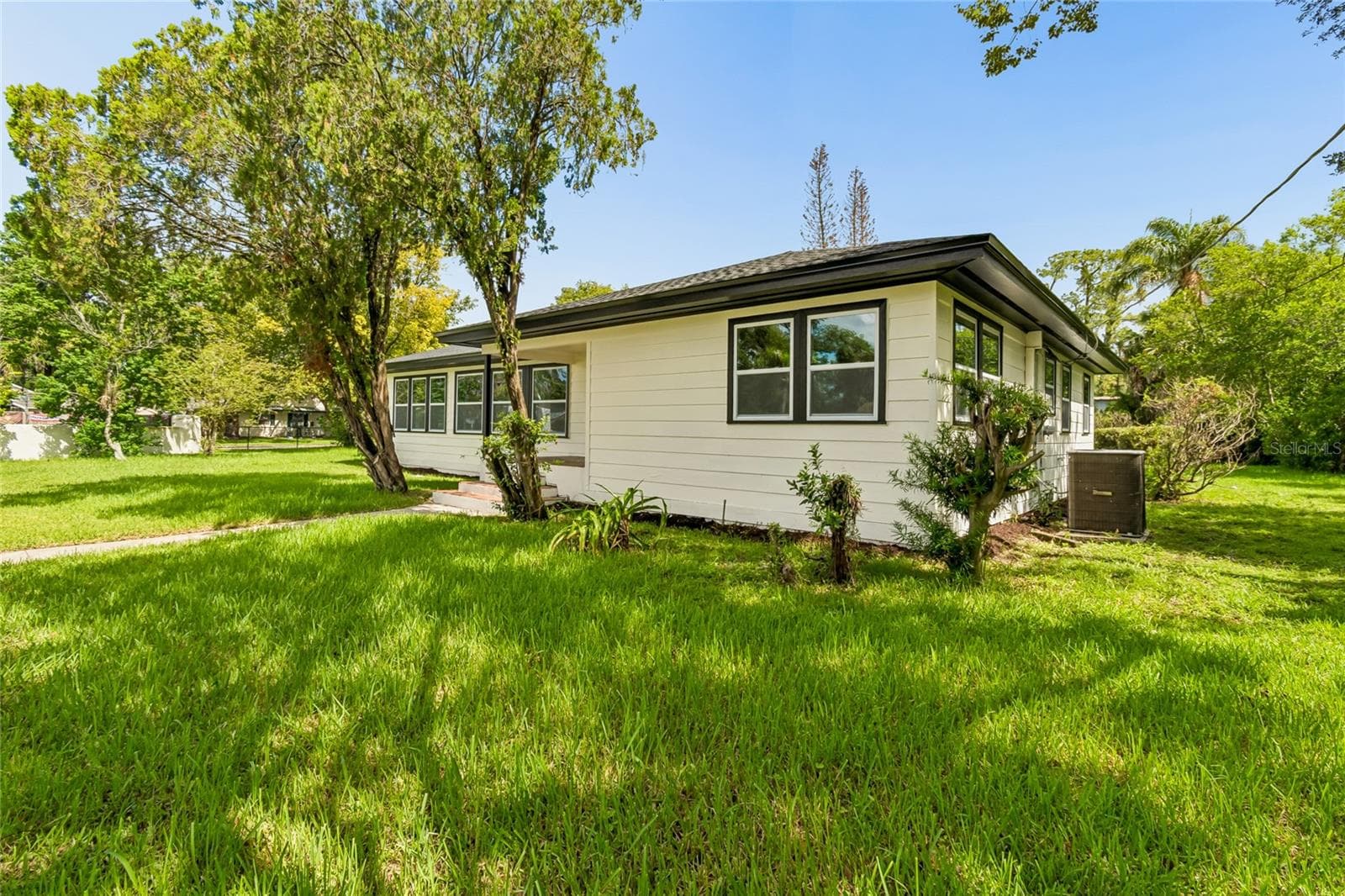 Single Family Residence at 400 PLUMOSA DR, SANFORD, photo 3 of 93