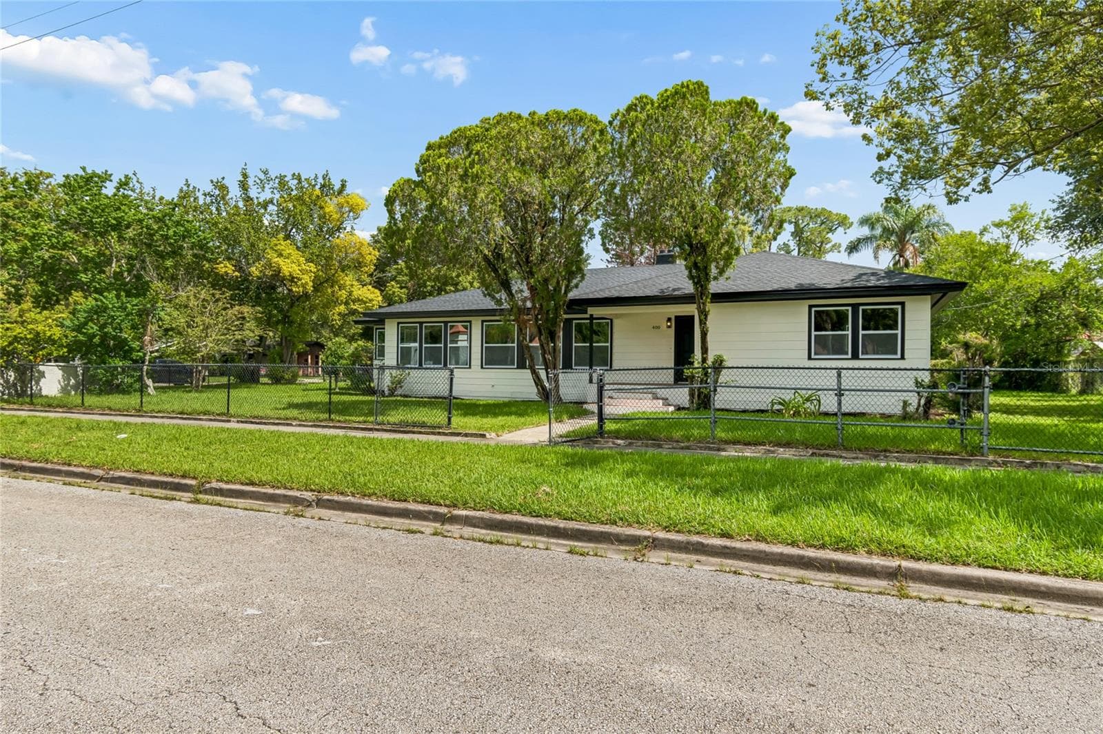 Single Family Residence at 400 PLUMOSA DR, SANFORD, photo 5 of 93