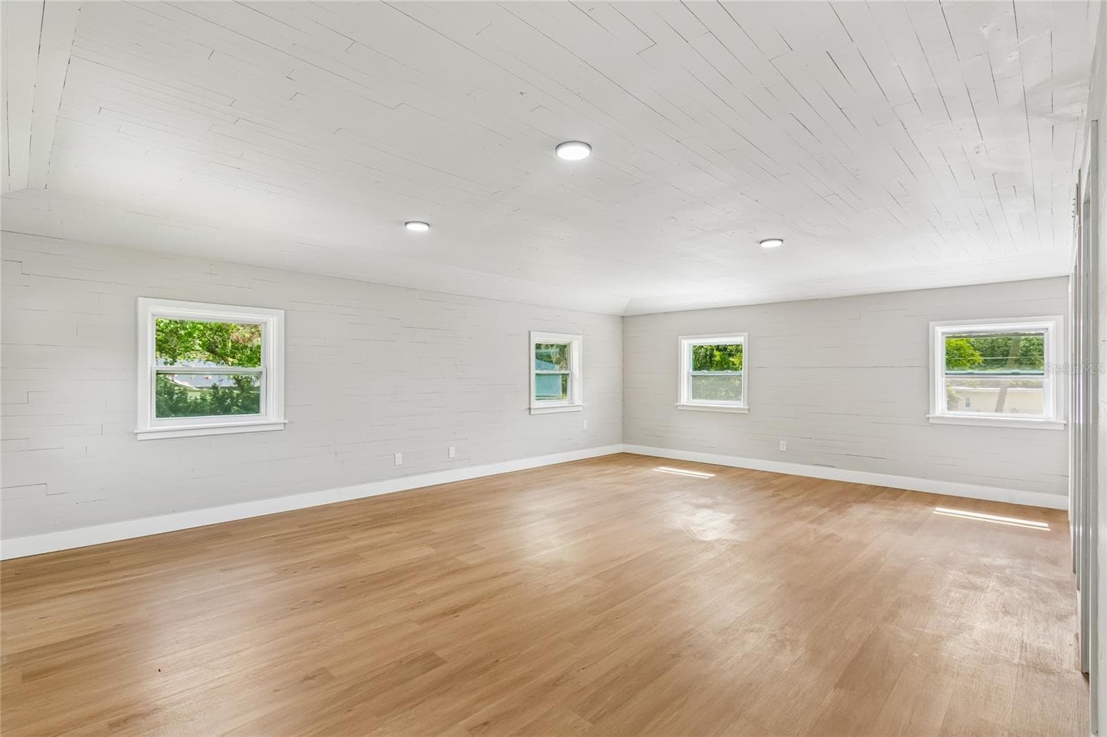Single Family Residence at 400 PLUMOSA DR, SANFORD, photo 13 of 93