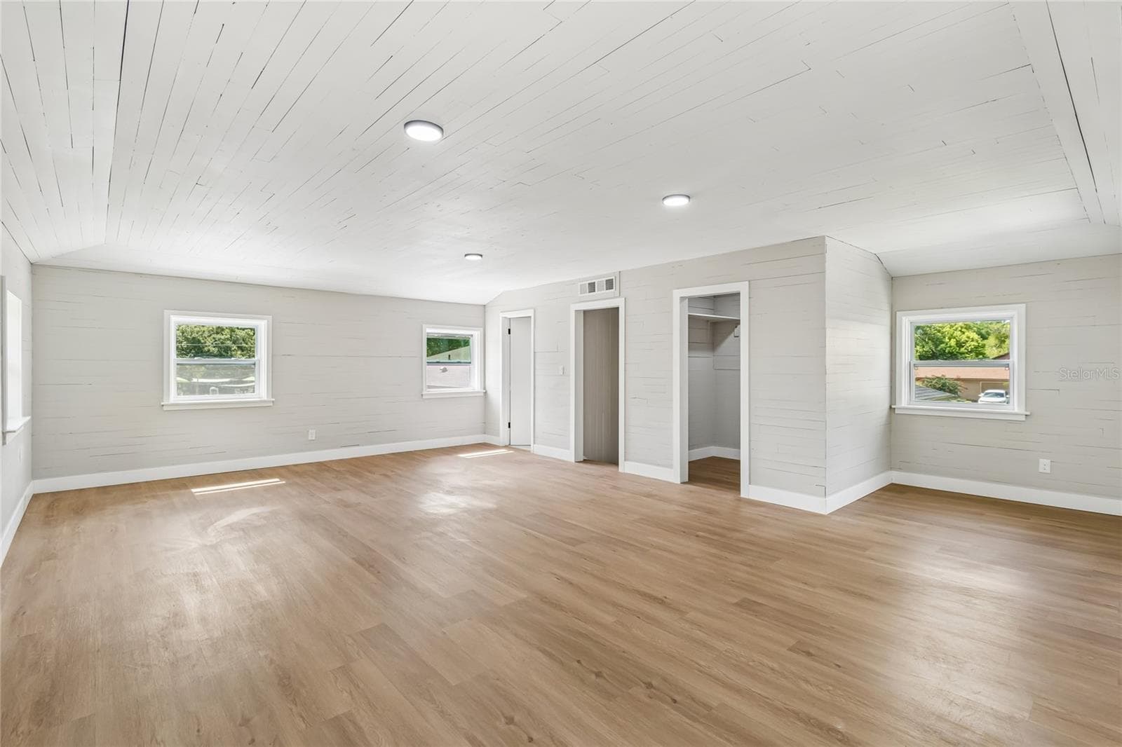 Single Family Residence at 400 PLUMOSA DR, SANFORD, photo 14 of 93