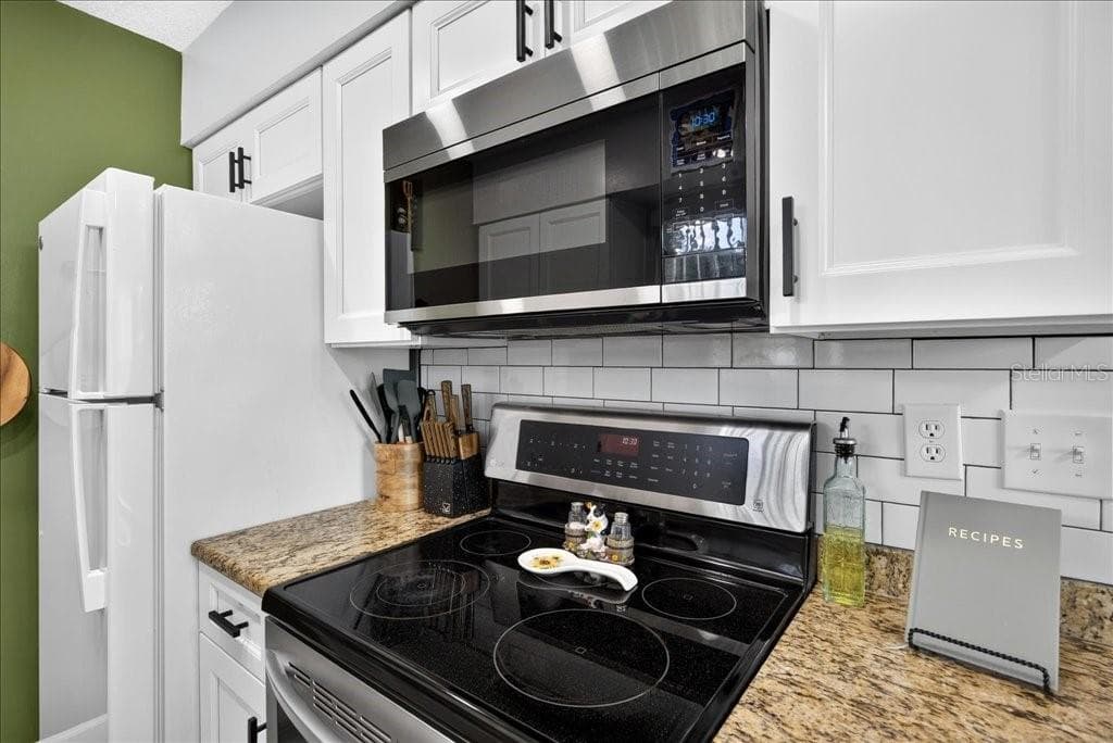 Condominium at 840 CENTER AVE #730, DAYTONA BEACH, photo 9 of 23