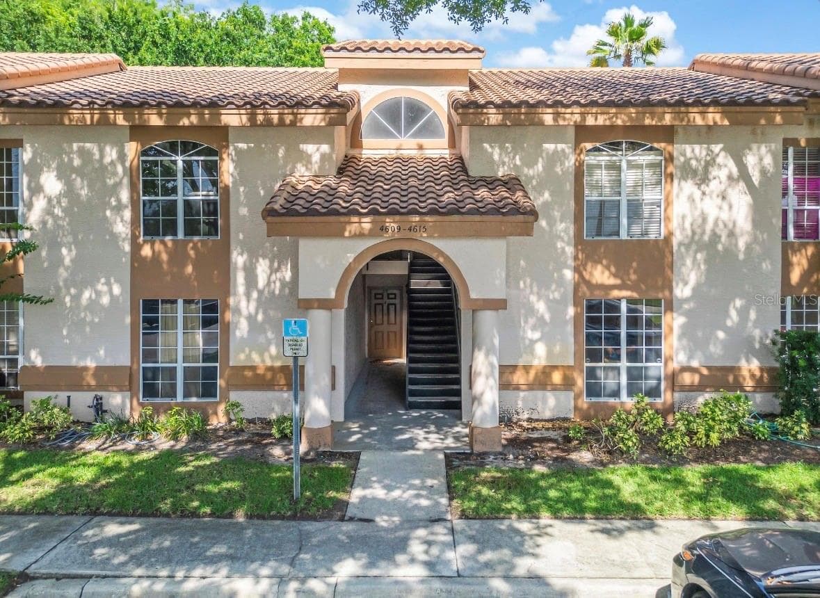 4613 GATE PL #104