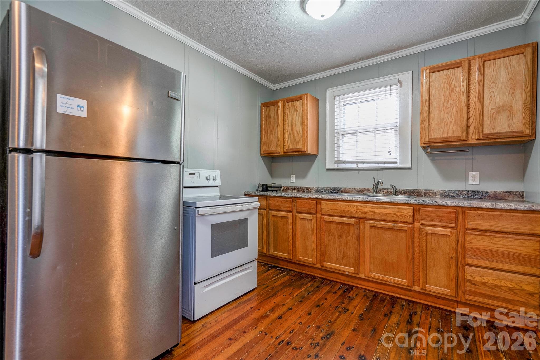 Kitchen - 811 Kings Road, Shelby