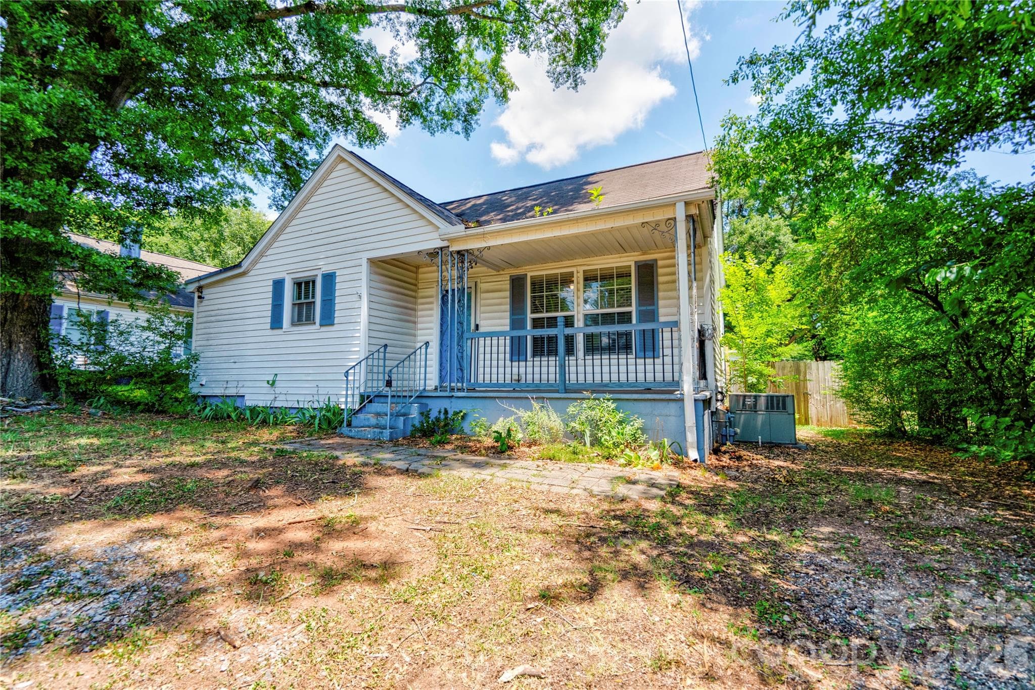 Front Right - 811 Kings Road, Shelby